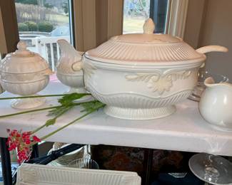 Lenox, everyday dishes. " Butlers  Pantry".  Soup Toureen, Butlers Pantry, mant serving pieces 