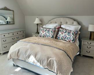  Walter E. Smithe, Dresser w/matching nightstands and bedframe 