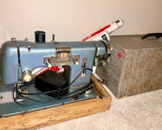 Vintage, Sewing Machine, Portable Sewing Machine 