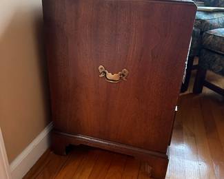 C35 - $175.  Henredon 18th Century Portfolio Collection.  3 drawer Small Chest. Measures 21" wide x 17" deep x 24" tall. 