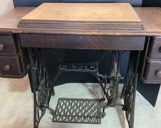 Antique Singer Sewing Machine With Cabinet