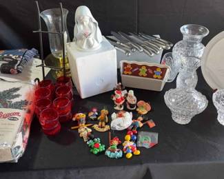 Christmas Throws, Marque Covered Dish, Lenox, Madonna Light Mor