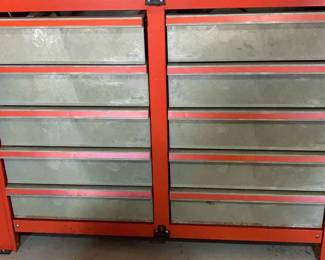  07 Hirsh Tool Storage Work Bench With Contents