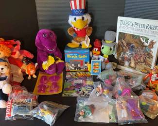 Vintage Road Patrol am fm Bicycle Radio, Burger King Kids Club Toys , Toya R Us Li