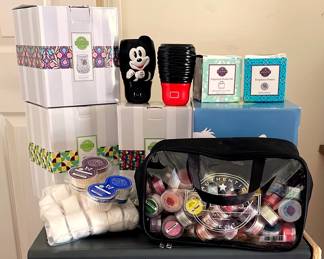 3 SCENTSY Warmers and Pods.