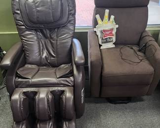 Massage chair, power lift/recline chair; Miller beer lighted sign