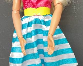 Barbie 28 Best Fashion Friend Doll