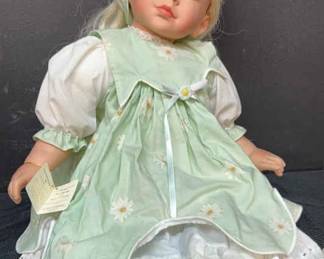 003 Royal Vienna April Blessings Number 220 500 Doll