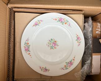 12 Place setting more pictures will come on the set