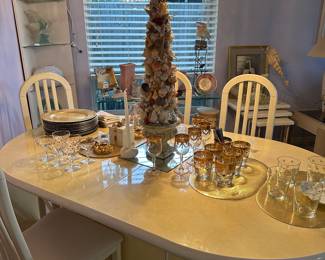 Cream lacquer Dining room set from Italy with 6 chairs & 1 leaf