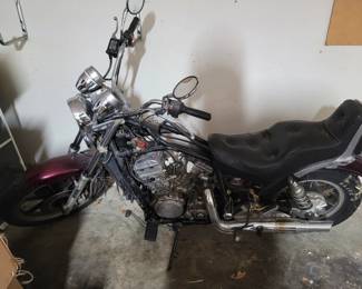 Kawasaki Vulcan 750 - Non Running - No Title