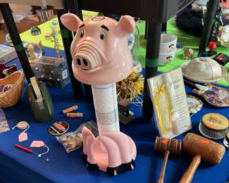 Pig Paper Towel Holder that Oinks