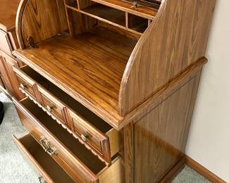 Another view of the Roll To Desk