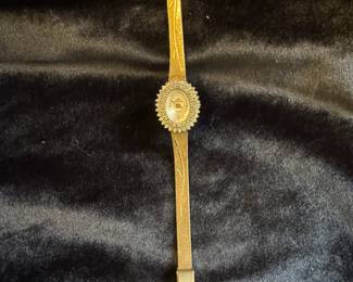 Gorgeous ladies watch with diamond bezel