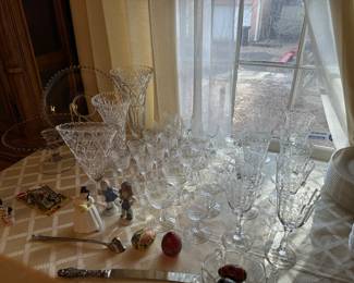 Collection of crystal and glassware