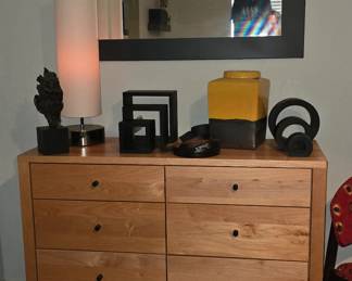 6 Drawer Dresser - Touch Lamp - Decor