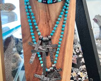 !•!ATTENTION!•! This home is equipped with a monitored alarm system and surveillance equipment. Any and all (if present) higher end items, jewelry and precious metals have been removed and will be brought in on the morning of sale.. thank you!