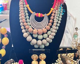 !•!ATTENTION!•! This home is equipped with a monitored alarm system and surveillance equipment. Any and all (if present) higher end items, jewelry and precious metals have been removed and will be brought in on the morning of sale.. thank you!