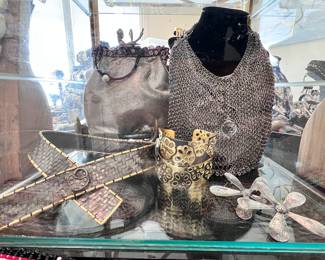 !•!ATTENTION!•! This home is equipped with a monitored alarm system and surveillance equipment. Any and all (if present) higher end items, jewelry and precious metals have been removed and will be brought in on the morning of sale.. thank you!