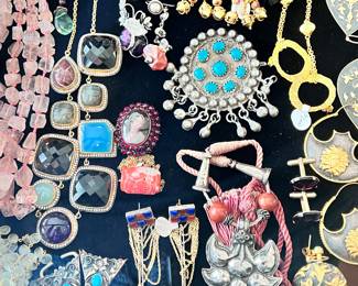 !•!ATTENTION!•! This home is equipped with a monitored alarm system and surveillance equipment. Any and all (if present) higher end items, jewelry and precious metals have been removed and will be brought in on the morning of sale.. thank you!