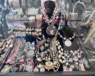 !•!ATTENTION!•! This home is equipped with a monitored alarm system and surveillance equipment. Any and all (if present) higher end items, jewelry and precious metals have been removed and will be brought in on the morning of sale.. thank you!