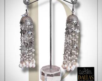 !•!ATTENTION!•! This home is equipped with a monitored alarm system and surveillance equipment. Any and all (if present) higher end items, jewelry and precious metals have been removed and will be brought in on the morning of sale.. thank you!