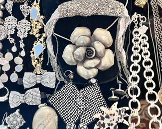 !•!ATTENTION!•! This home is equipped with a monitored alarm system and surveillance equipment. Any and all (if present) higher end items, jewelry and precious metals have been removed and will be brought in on the morning of sale.. thank you!