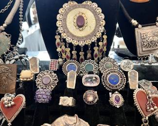 !•!ATTENTION!•! This home is equipped with a monitored alarm system and surveillance equipment. Any and all (if present) higher end items, jewelry and precious metals have been removed and will be brought in on the morning of sale.. thank you!