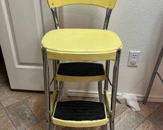 COSCO KITCHEN STEPSTOOL /chair