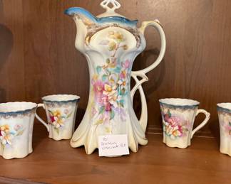 Chocolate tea pot and cuos