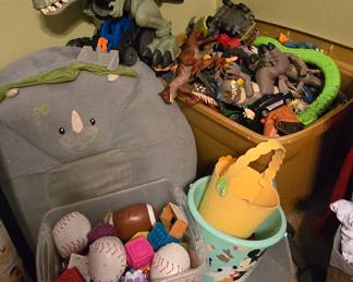 Lots of Toys - Lots of Dinnasours 