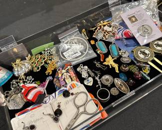 Holiday Pins & Miscellaneous Jewelry