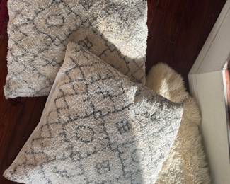 Large pillows 