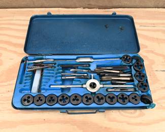 Tap and die set 