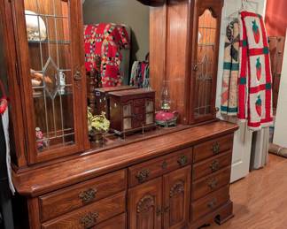 Dresser, blankets