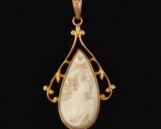 Ladies Antique Gold and Carved Cameo Pendant on Chain