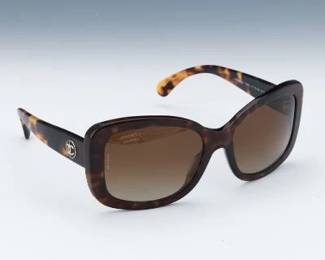 Pair of Chanel Sunglasses in Brown Tortoise Shell Pattern 