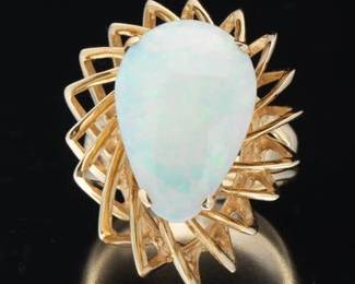 Ladies Gold and Opal Ring 