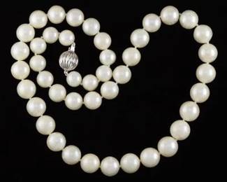 Ladies South Sea Pearl Necklace 