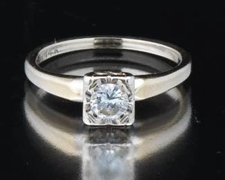 Ladies Vintage Gold and Solitaire Diamond Ring 
