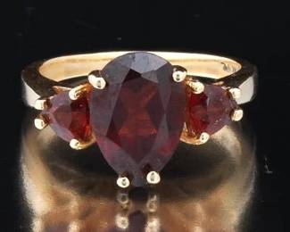 Ladies Gold and Garnet Ring 