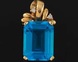 Ladies Gold and Topaz Pendant 