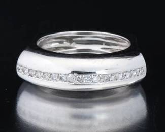 18k White Gold and Diamond Ring 