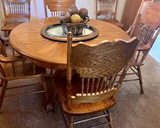 MCM Round Oak Dining Table with 6 Chairs and 1 Leaf