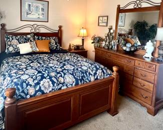 Queen Size Bedroom Set