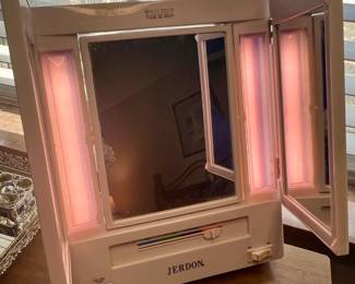 Jerdon Lighted Vanity Mirror