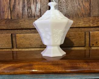 Anchor Hocking Milk Glass Harvest Grapes Footed Candy Dish w/Lid