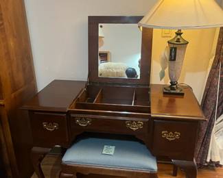 New! Ethan Allen Georgian Court Vanity w/Bench