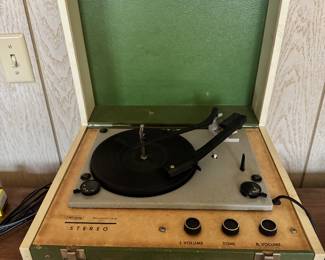 Vintage Sears Silvertone Stereo/Turntable
