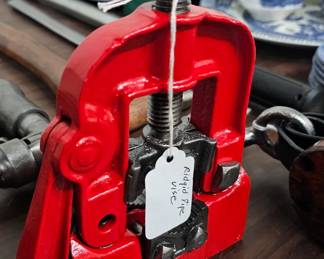 PLUMBERS VISE
